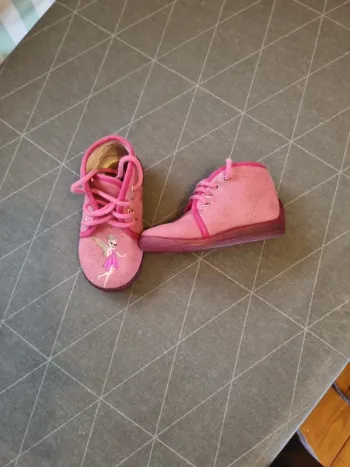 Lot 2 paires de chaussons à lacets