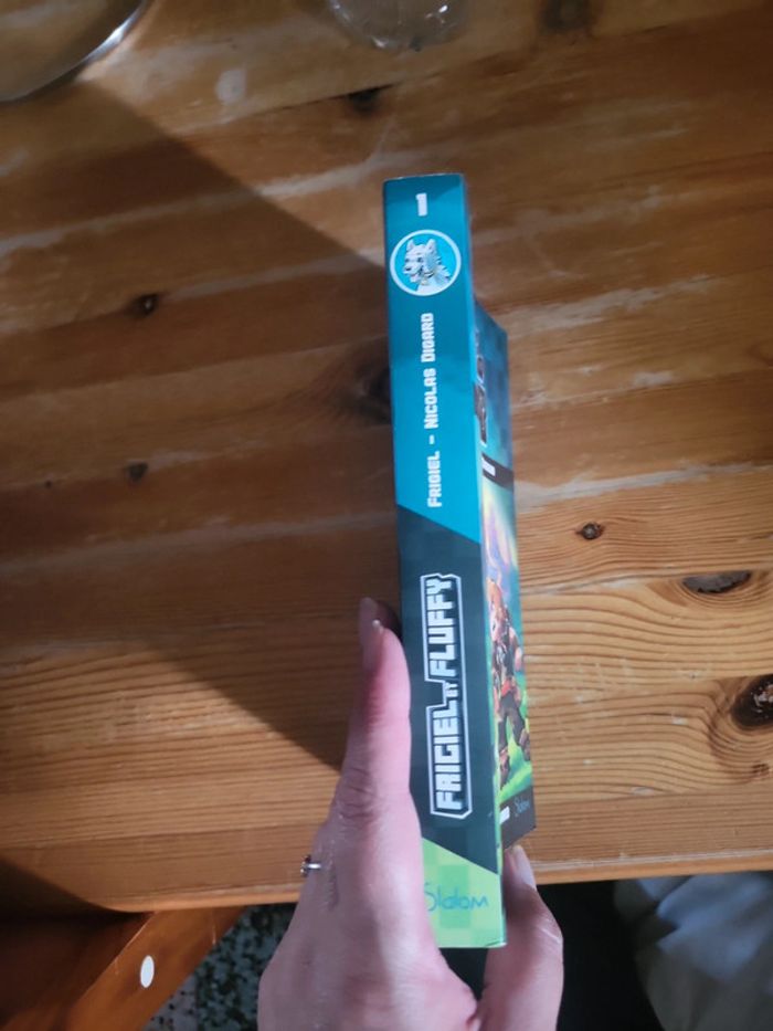 Livre fragile et fluffy - photo numéro 3