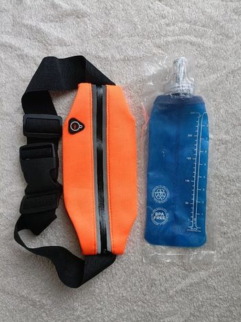 1 gourde running de 250ml et 1 ceinture de sport