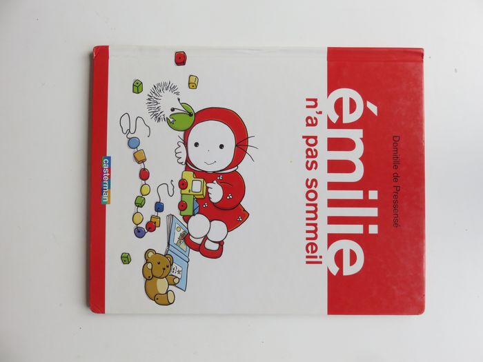Album jeunesse 3-6 ans : Emilie n'a pas de sommeil (Domitille de Pressensé)