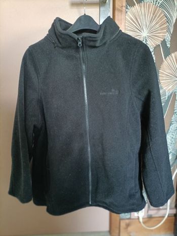 Manteau polaire noir avec capuche