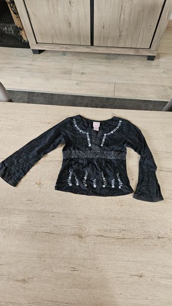 Blouse à manches longues larges, noire avec broderie blanche, Xhilaration, S (4/5 ans), nickel