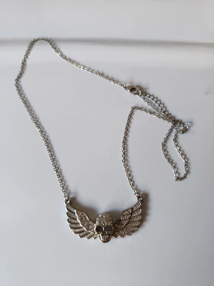 Collier à strass en métal argenté tête de mort - photo numéro 4