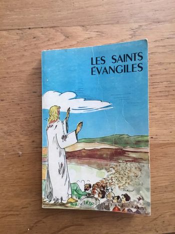 Livre « les saints évangiles »