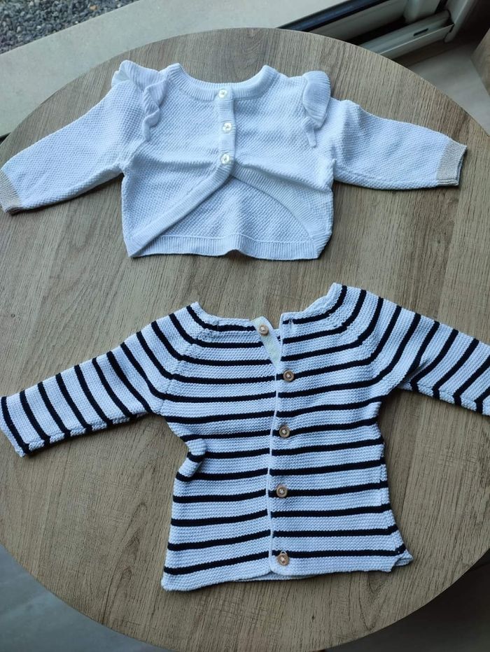 Taille 1 mois : gilet et pull - photo numéro 3