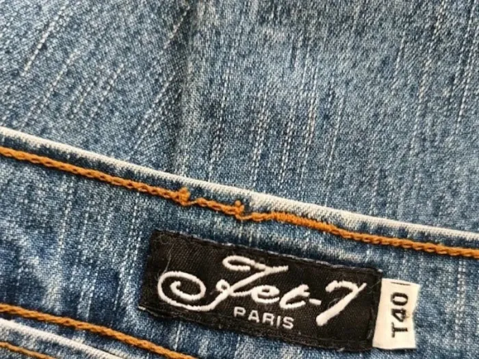 Jean design atypique ,Jet-7 ,coupe bootcut destroy ,taille basse ,stretch - photo numéro 10