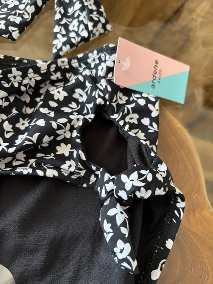 Maillot de bain 2 pièces fleurs noir et blanc Ardene - photo numéro 5