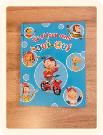 Lis et joue avec oui oui