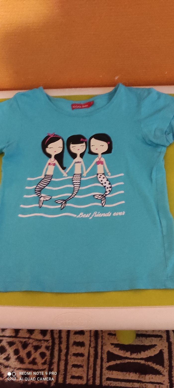 Tee-shirt sirènes Tissaia 8 ans. - photo numéro 2