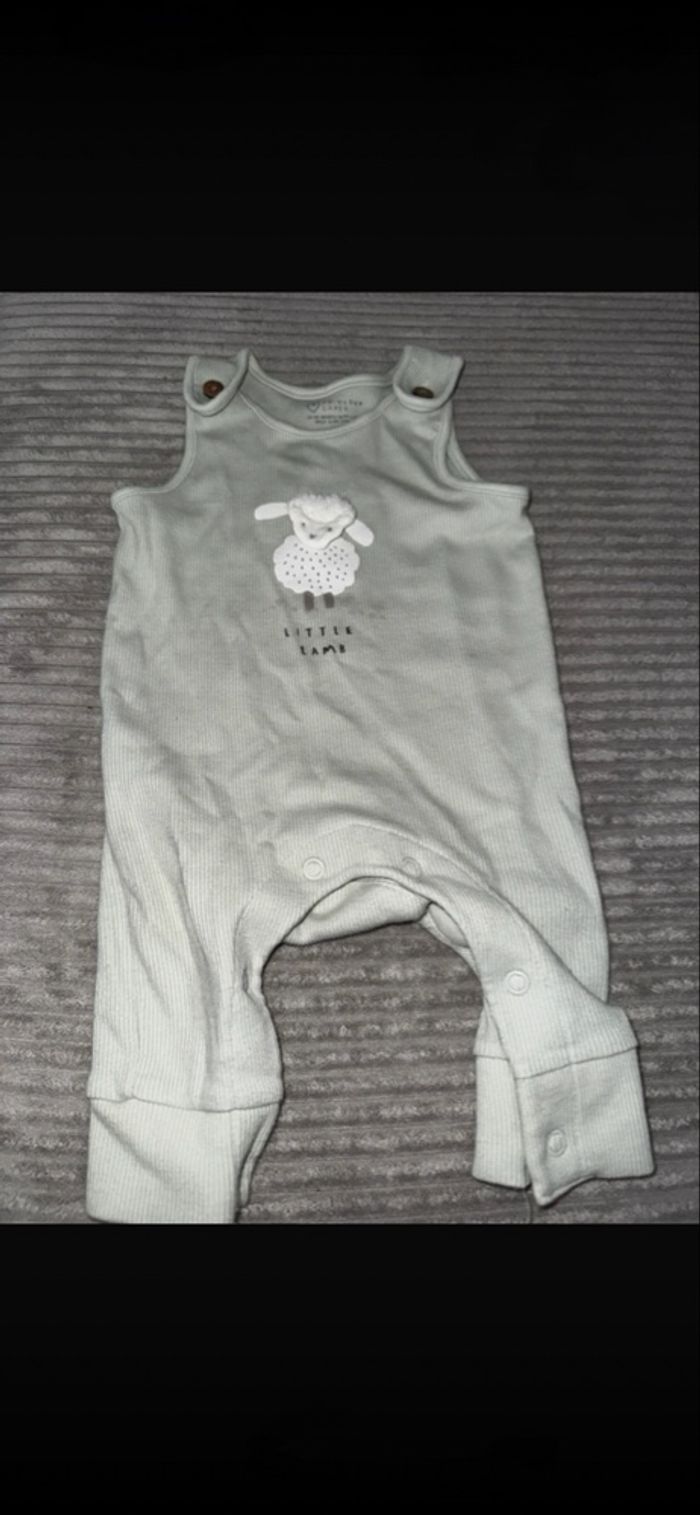 Lot vêtements bébé taille 1 mois - photo numéro 8