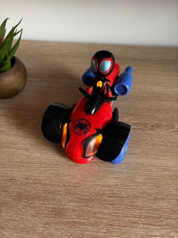 Voiture Spidey miles morales techno quad lumineux