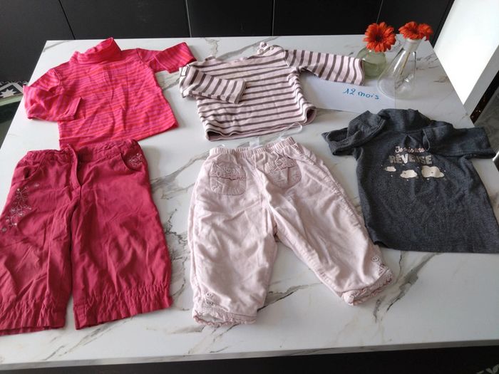 Lot pantalon t shirt bébé fille 12 mois