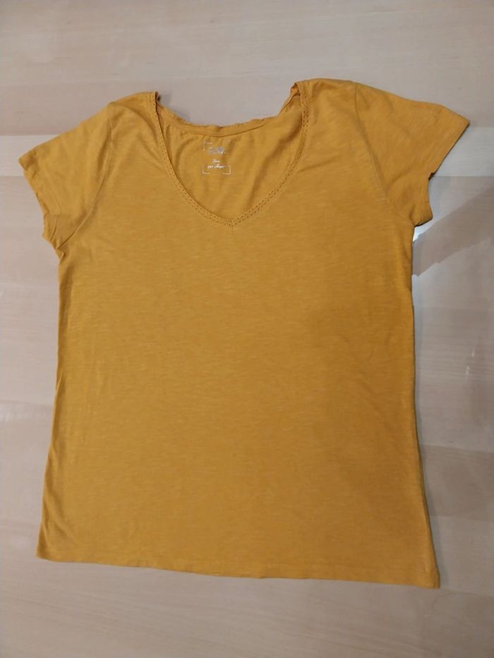 Tee-shirt moutarde