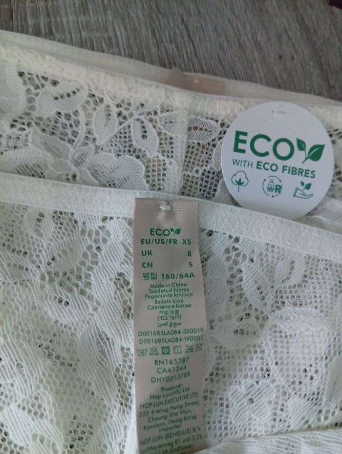 Joli lot de 2 culottes dentelle dû XS peut aller à un S - photo numéro 5
