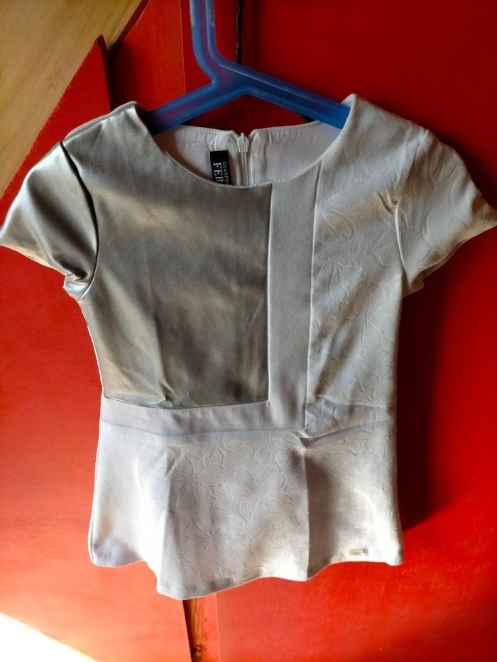 Superbe robe Gianfranco Ferre 4 ans