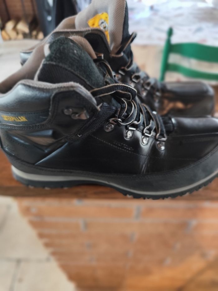Chaussures montantes caterpillar noir taille 44 très peu porté - photo numéro 6