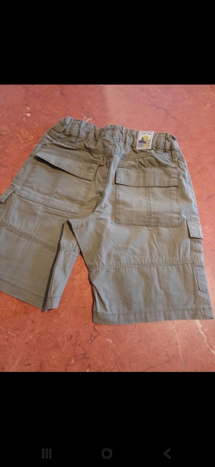 Short garçon taille 4 ans - photo numéro 4