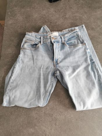 Jean homme ou garçon taille 34.