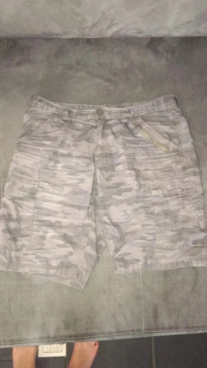 Short militaire