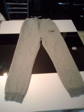 Pantalon de jogging.  PUMA.  Taille 11-12 ans