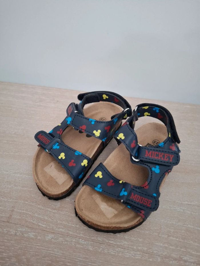 Sandales