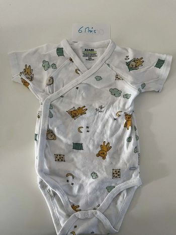Lot 3 body MC kiabi 6 mois