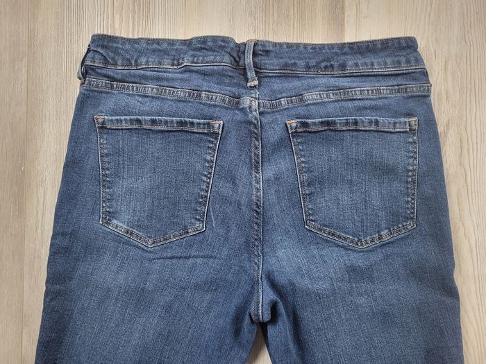 Jean Tommy Hilfiger bleu marine – Taille 12 – Très bon état – Coupe droite classique - photo numéro 4