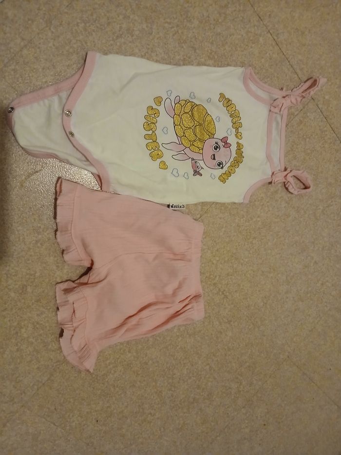 Ensemble body avec short neuf