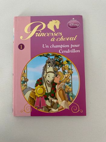 Livre La bibliothèque Rose - Princesses à Cheval - Disney 