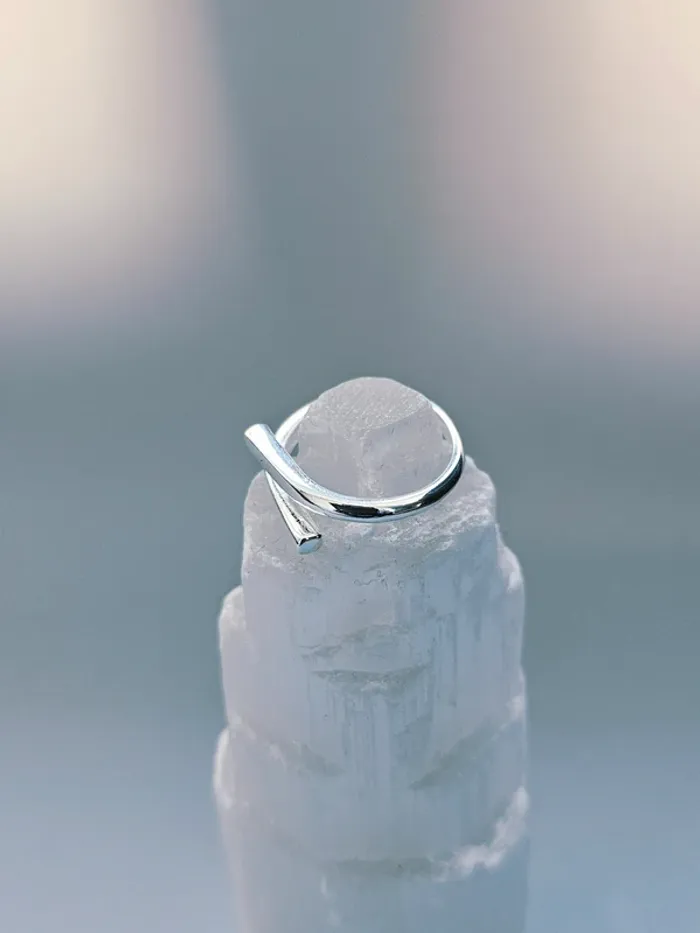 Bague acier inoxydable ouverte minimaliste ajustable - photo numéro 2