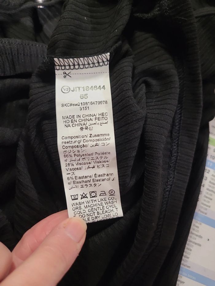 Petit pull noir - photo numéro 8