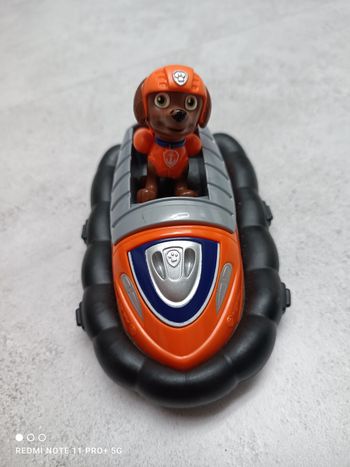 Zuma et son véhicule de la part patrouille 