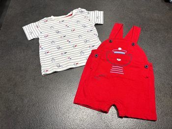 Ensemble tee-shirt + salopette fine