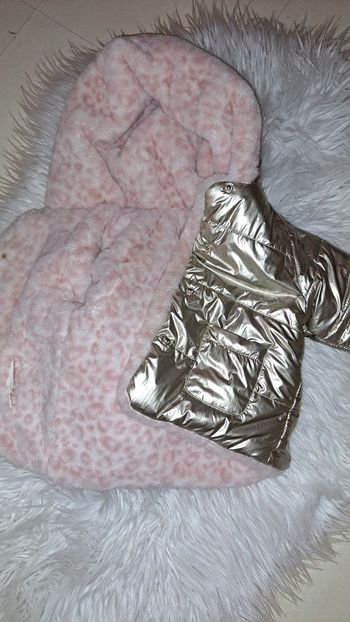 Doudoune à capuche réversible dorée et rose