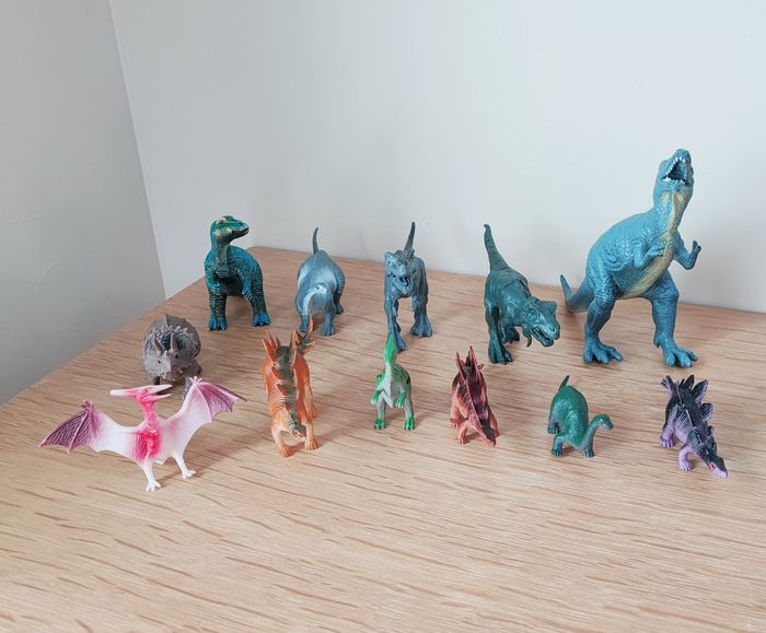 🦄 Lot de 12 petits dinosaures 🦄