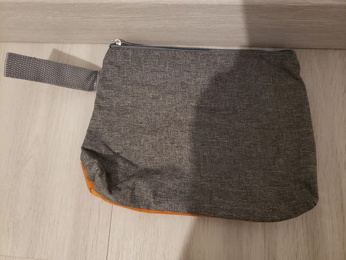 Trousse de toilette gris et orange - photo numéro 2