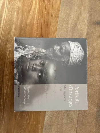 Livre portrait d’insurgés Madagascar, 1947