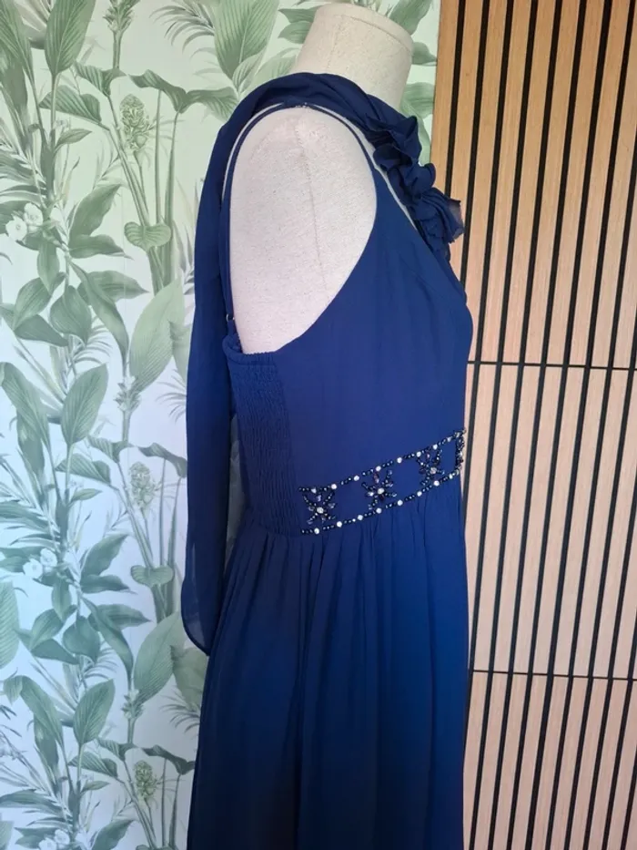 Robe de soirée  avec châle - photo numéro 4