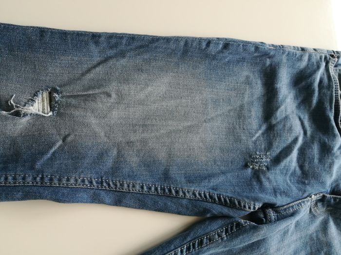 Jeans slim troué - photo numéro 2
