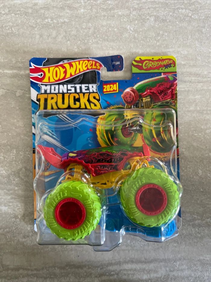 Monster truck hot wheels neuf 1/64 Carbonator