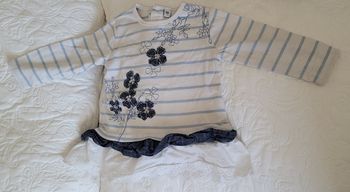 T-shirt rayé avec des fleurs