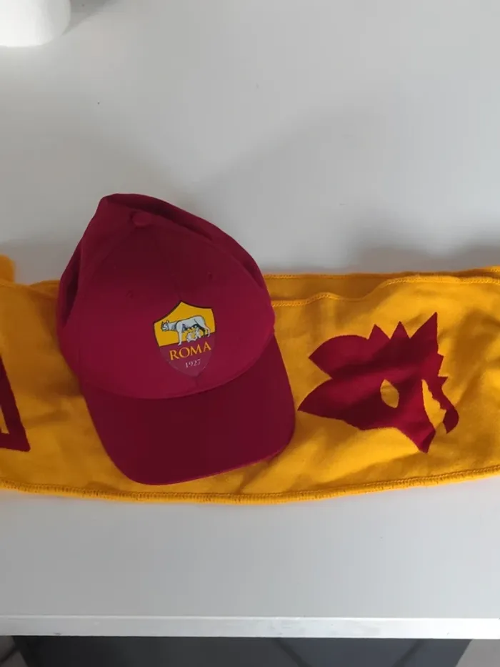 Casquette et écharpe officiel As Roma - photo numéro 8
