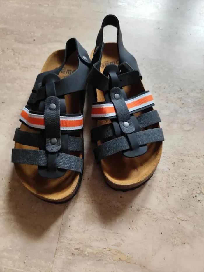 Nu pieds garçon