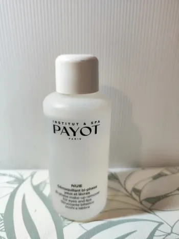 Payot démaquillant bi-phase pour yeux et lèvres 200 ml valeur 30€ à utiliser 6 mois après ouverture