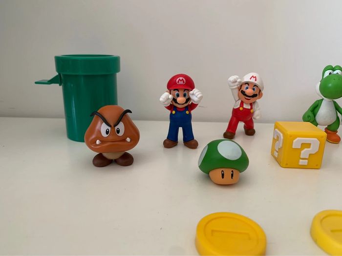Lot figurines Mario et accessoires - photo numéro 2