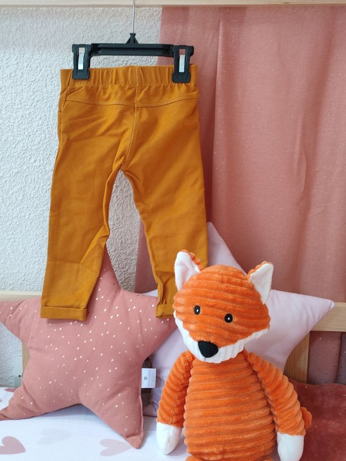 Pantalon Jegging Moutarde Mixte - 24 mois - Très bon état - Kiabi - photo numéro 4