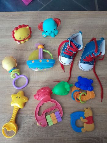 Lot de 10 jouets pour bébé