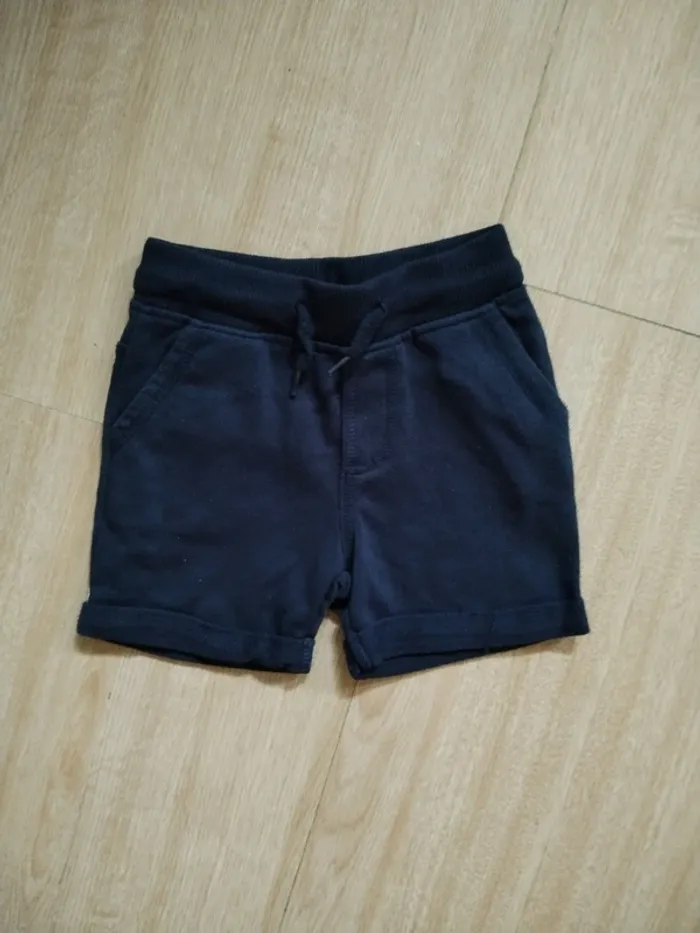 Lot shorts 3 ans - photo numéro 2