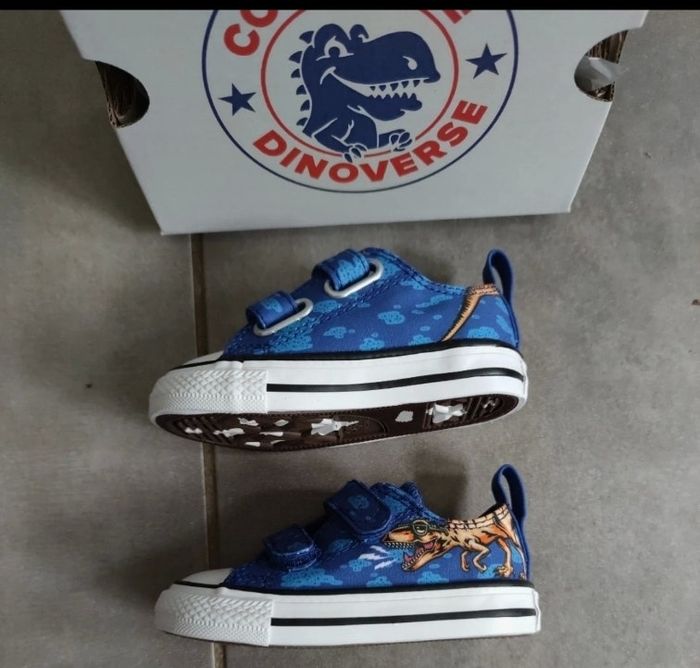 Basket converse dinosaure T21 neuve - photo numéro 2