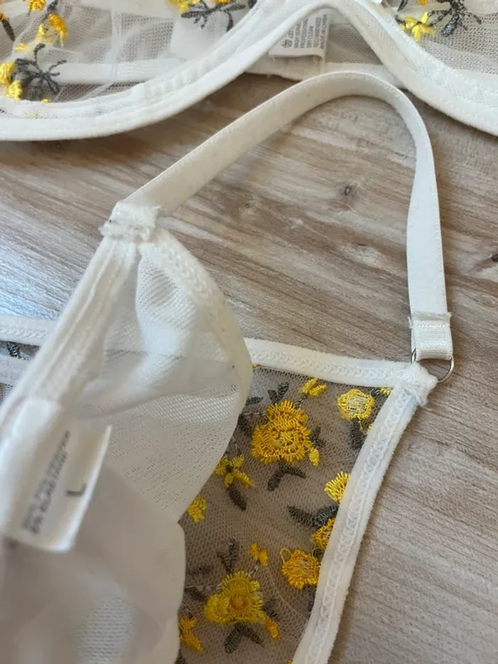 ensemble de lingerie naked fleurs jaune et blanc - photo numéro 3
